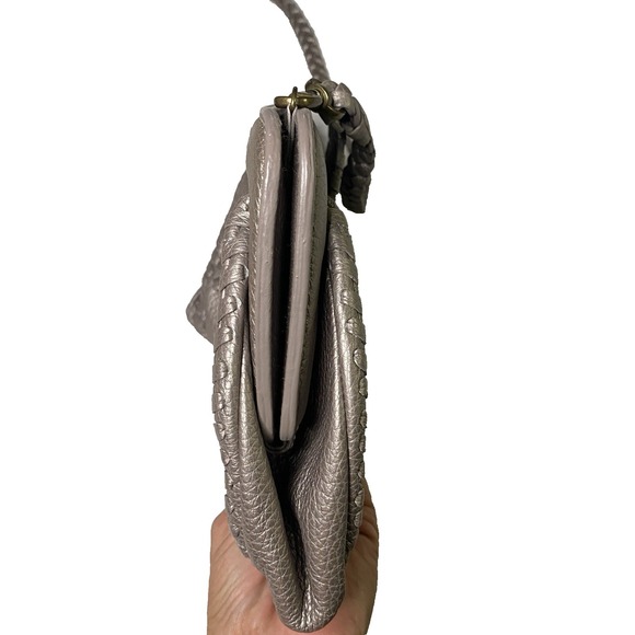 Isabella Fiore Silver Metallic Leather Shoulder Bag Purse 12x7 Y2K Glam